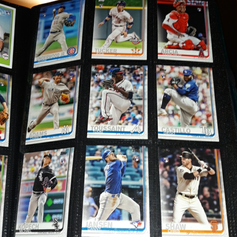 500 of today's all star baseball players cards